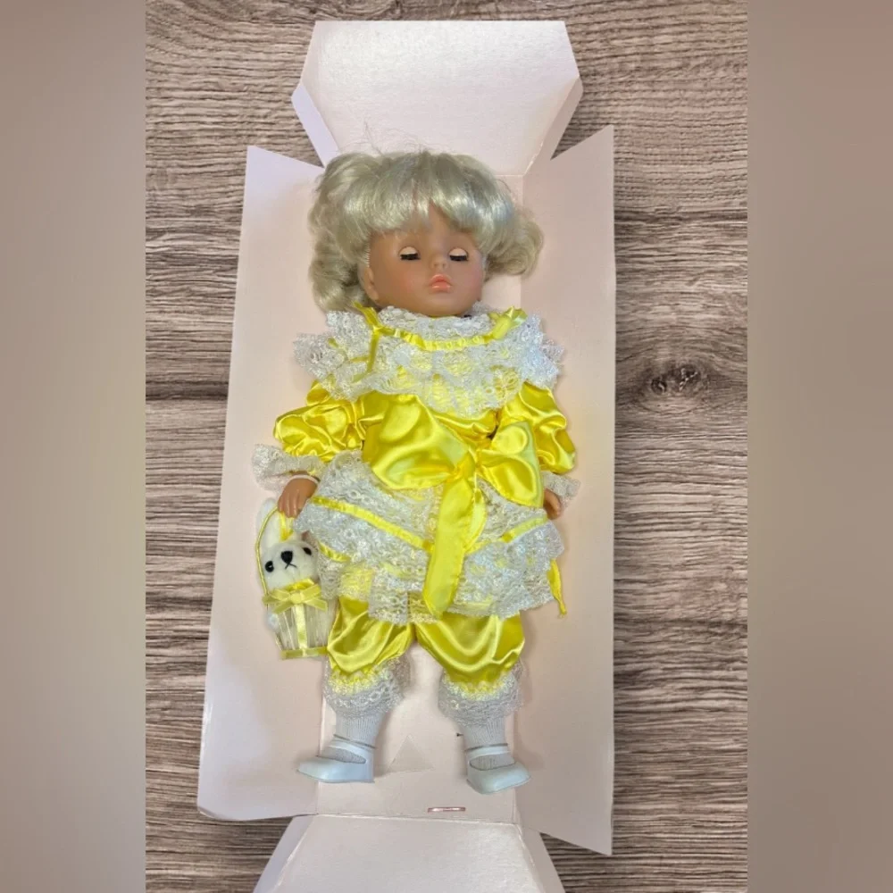 VTG Lissi Doll World Wide NIB Limited Edition 75812 Easter Bunny Partly Hand Mad